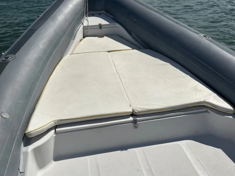 Yacht charter Piraillan billig Sacs S 750 Madras