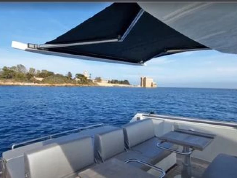 Hyra Motorbåt  med eller utan skeppare Fjord Cannigione 