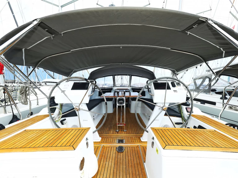 Uthyrning Segelbåt  Hanse med en båtlicens 