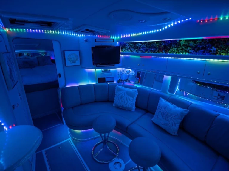 Hyra Motorbåt  med eller utan skeppare Sea Ray Miami  