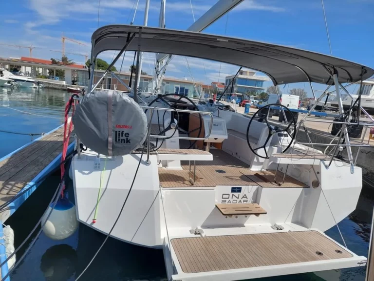 Uthyrning Zadar - Bavaria Bavaria C42 av Samboat 