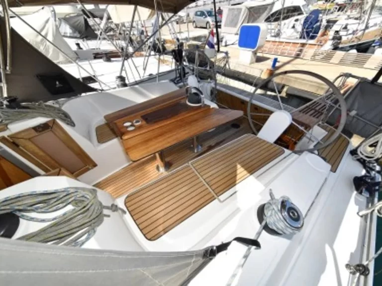 Uthyrning Segelbåt  Bavaria med en båtlicens 