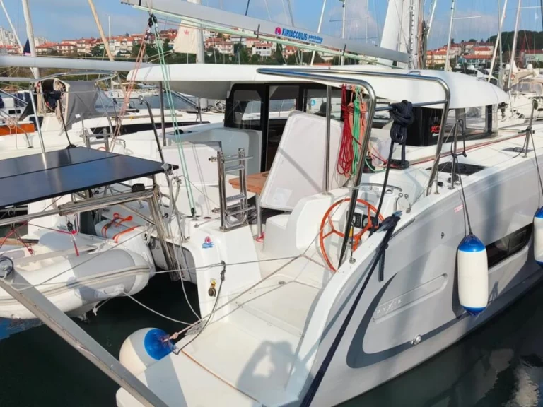 Yacht charter Pula  billig Excess 11