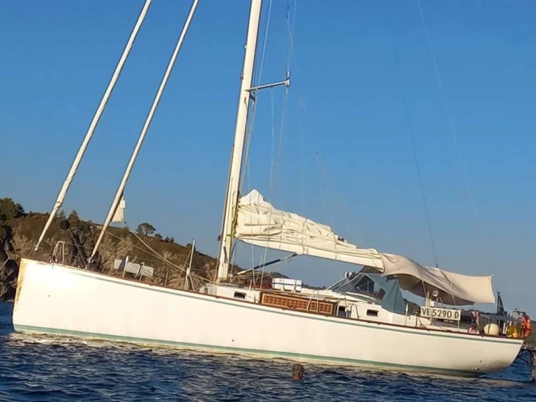 Su progetto Sloop charter bareboat eller skeppad i Punta Ala
