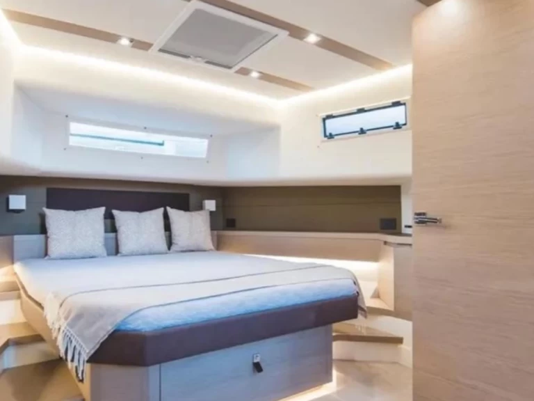 Yacht charter Ibiza Town billig Pardo 50