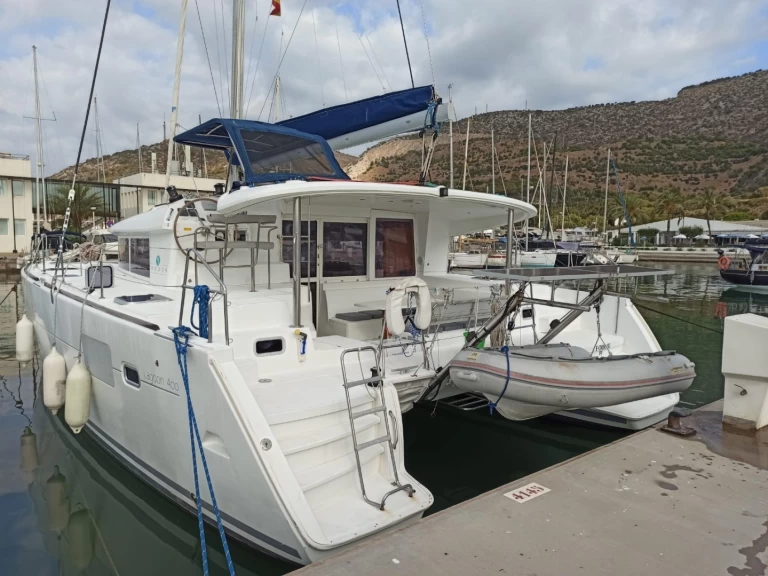 Hyra Katamaran  med eller utan skeppare Lagoon Ciutadella de Menorca 