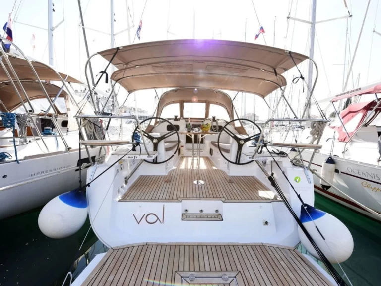 Segelbåt  för uthyrning Sutomišćica till det bästa priset 