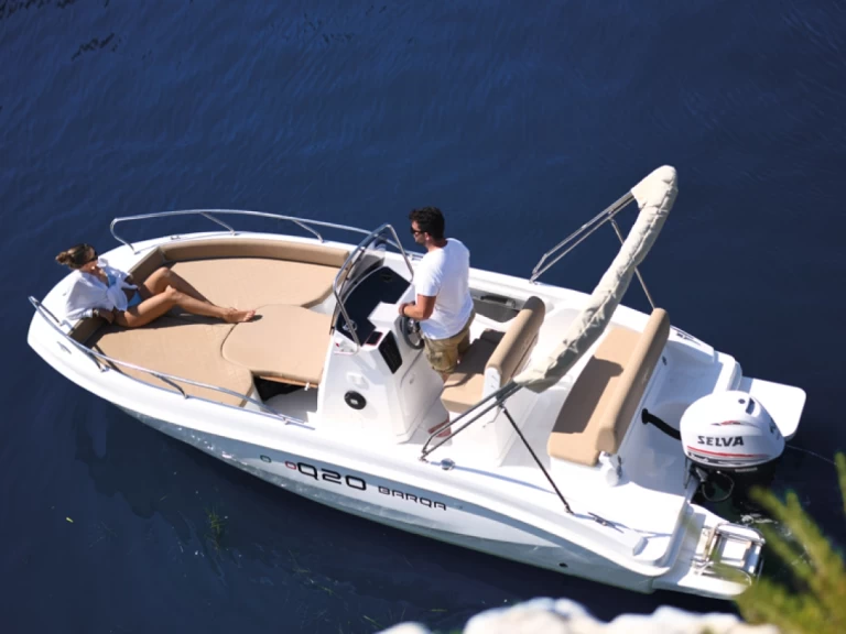 Yacht charter Valencia billig Q20