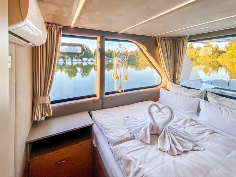 Yacht charter Buchholz City billig Luxboot