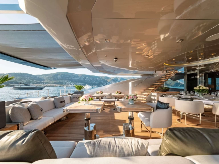 Uthyrning San Remo - Palmer Johnson DB9 av Samboat 