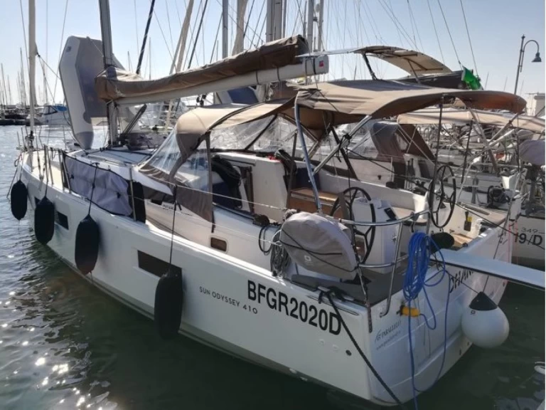 Uthyrning San Vincenzo - Jeanneau Sun Odyssey 410 av Samboat 