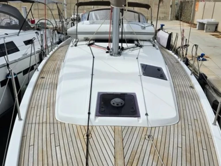 Segelbåt  för uthyrning San Vincenzo till det bästa priset 