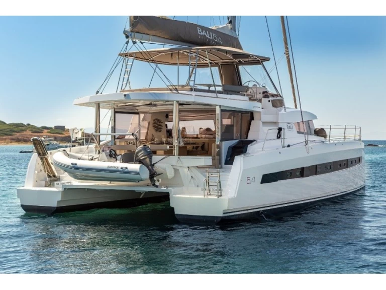 Uthyrning Katamaran  Bali med en båtlicens 