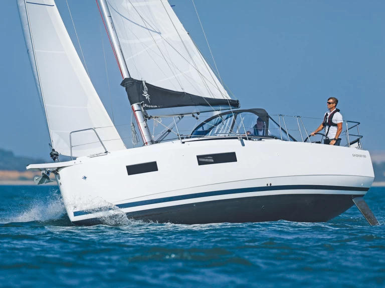 Jeanneau Sun Odyssey 350 charter bareboat eller skeppad i La Trinité-sur-Mer