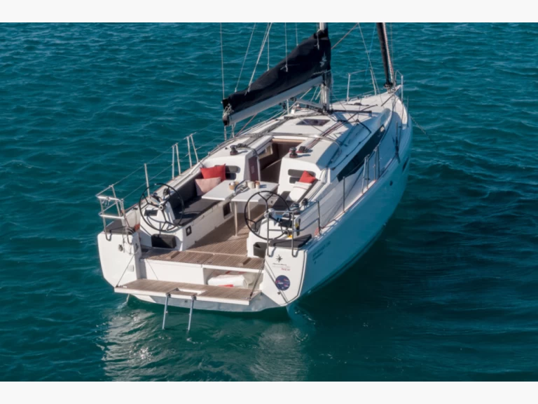 Yacht charter La Trinité-sur-Mer billig Sun Odyssey 380