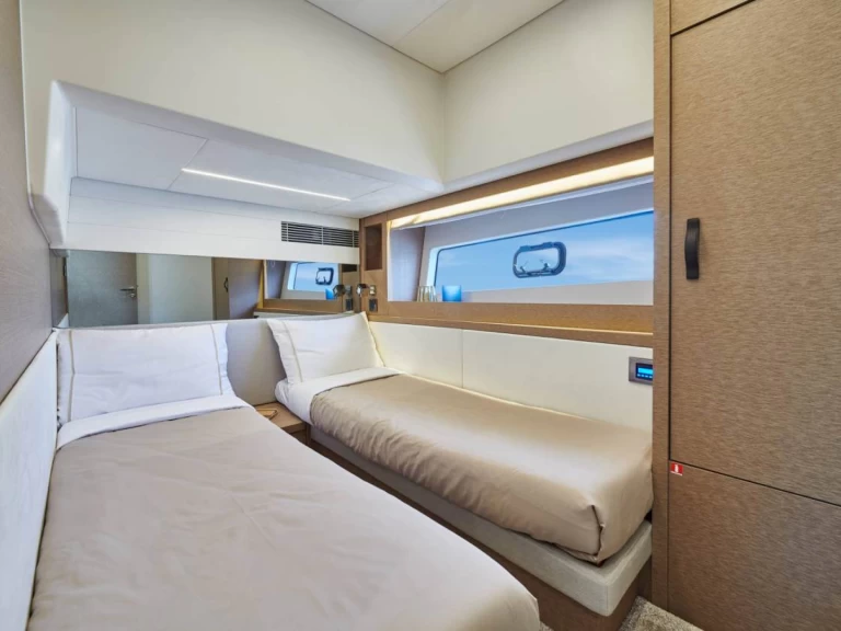 Uthyrning Lyx yacht Jeanneau med en båtlicens 