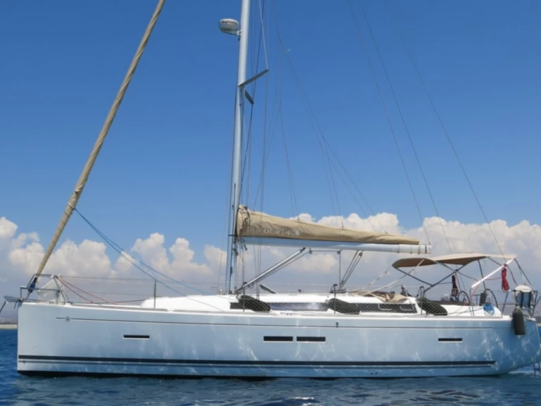 Dufour Dufour 405 Grand Large charter bareboat eller skeppad i La Trinité-sur-Mer