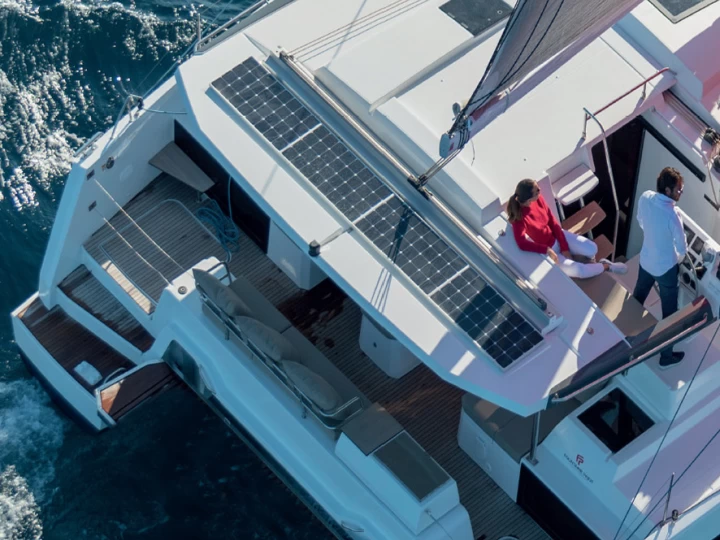 Yacht charter Sète billig Astrea 42