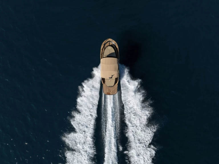 Esposito Premium 28 charter bareboat eller skeppad i Amalfikusten