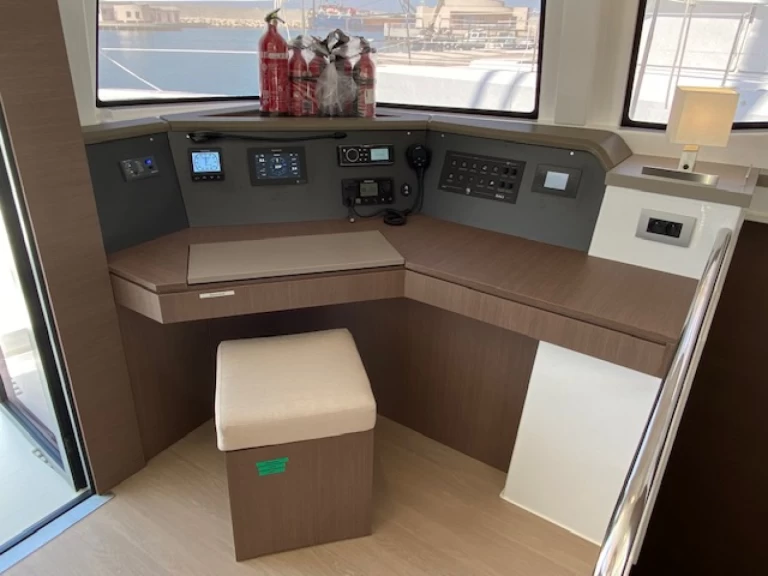 Bali Bali 4.6 charter bareboat eller skeppad i Olbia