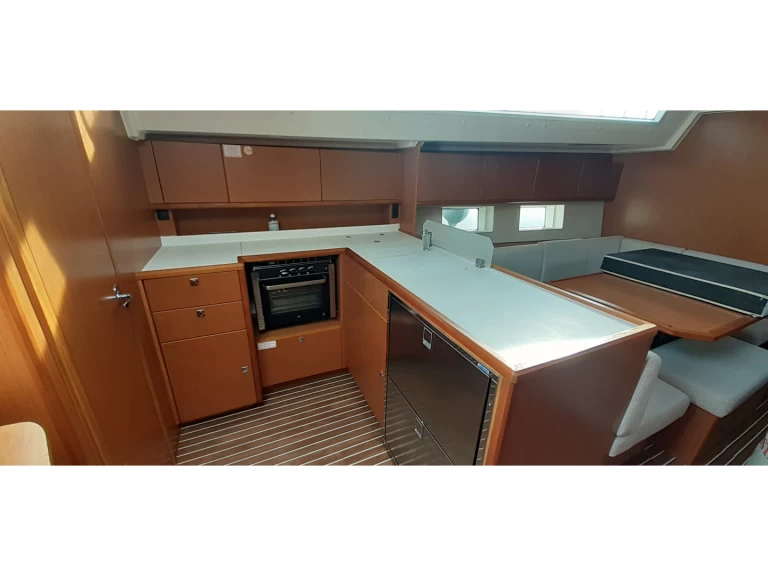 Uthyrning Segelbåt  Bavaria med en båtlicens 