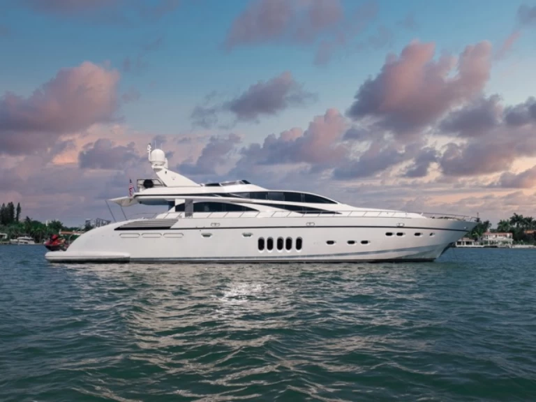 Leopard Leopard 105 charter bareboat eller skeppad i Miami 