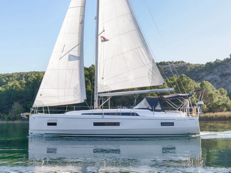 Hyr en Bénéteau Oceanis 40.1 Skradin 