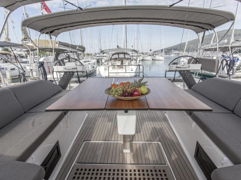 Hyra Segelbåt  med eller utan skeppare Dufour Preveza 