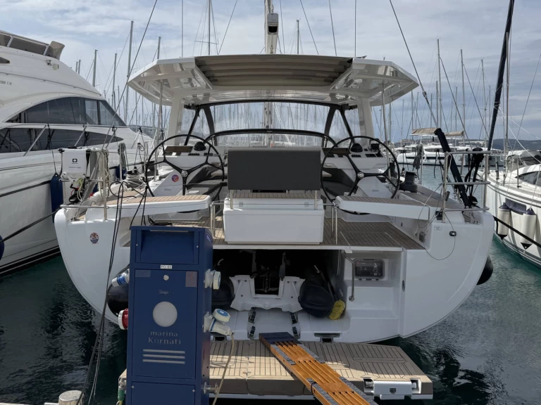 Uthyrning Segelbåt  Hanse med en båtlicens 