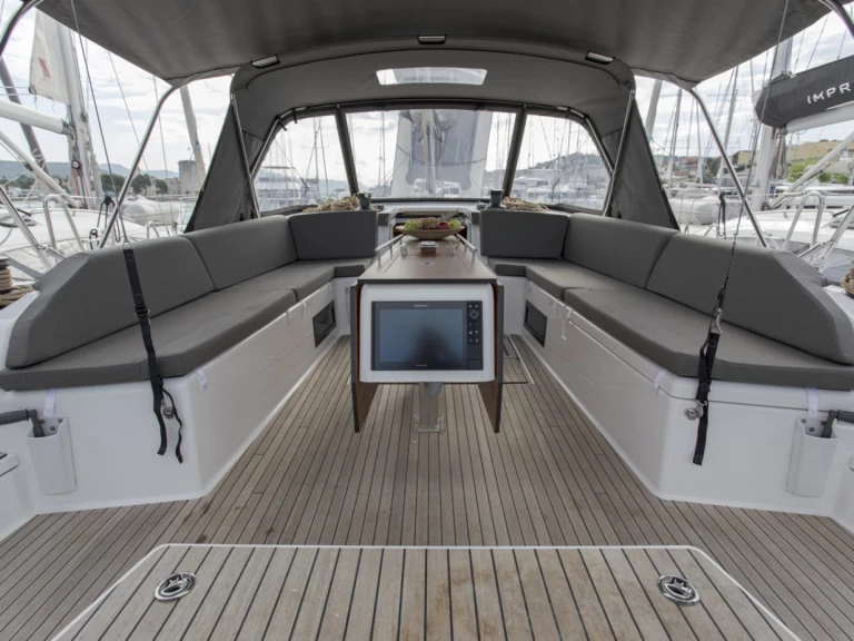 Uthyrning Segelbåt  Dufour med en båtlicens 