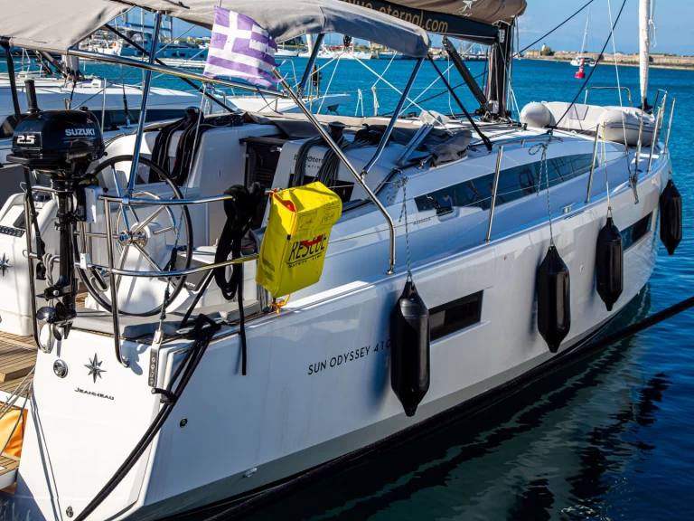 Jeanneau Sun Odyssey 410 charter bareboat eller skeppad i Preveza