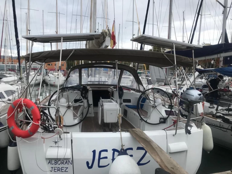 Jeanneau Sun Odyssey 519 charter bareboat eller skeppad i Palma de Mallorca