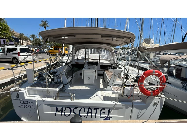Bénéteau Oceanis 51.1 charter bareboat eller skeppad i Santa Cruz de Tenerife