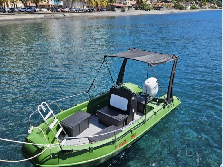 Motorbåt  för uthyrning Le François till det bästa priset 