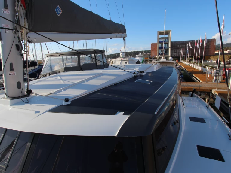 Yacht charter Olbia billig Tanna 47