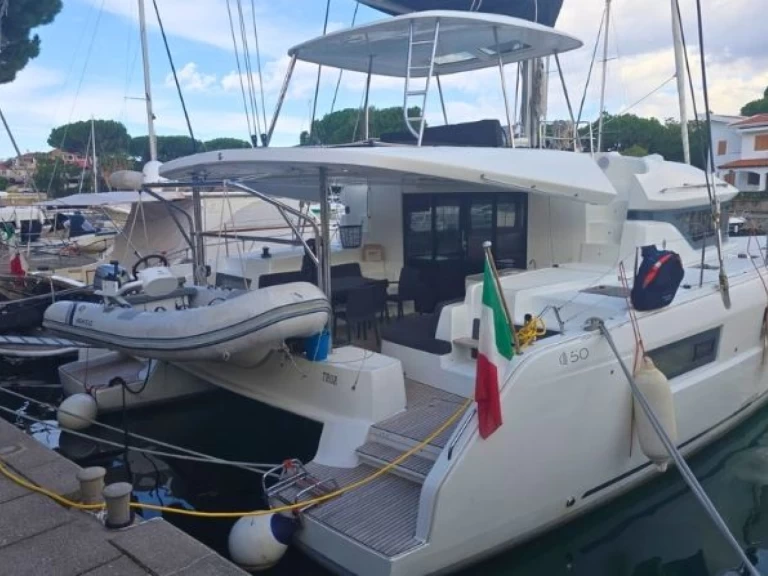 Lagoon Lagoon 50 charter bareboat eller skeppad i Olbia