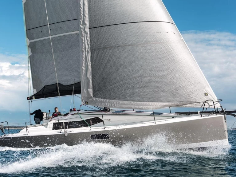 Hyra Segelbåt  med eller utan skeppare Bavaria Larmor-Plage 