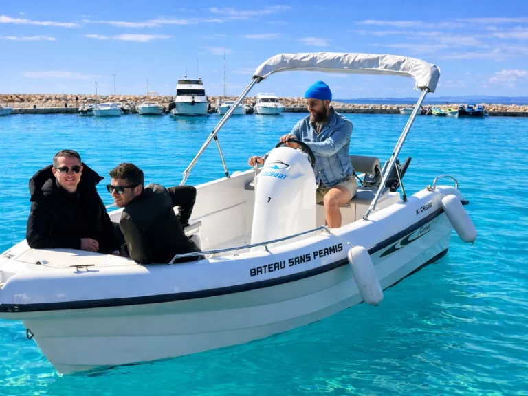 Hyra Motorbåt  med eller utan skeppare Karel Nice  