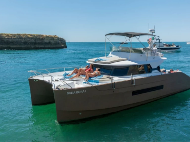 Hyra Lyx yacht med eller utan skeppare Fountaine Pajot Vilamoura 