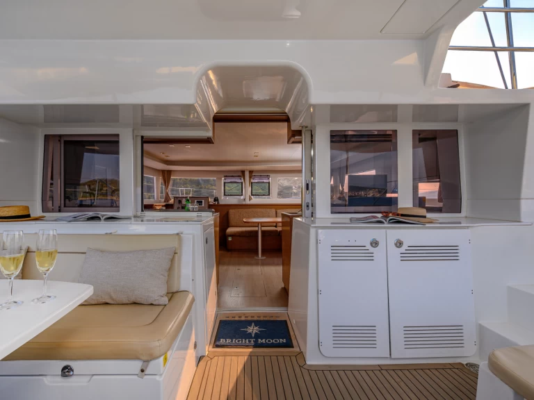 Lagoon Lagoon 450 F charter bareboat eller skeppad i Trogir 