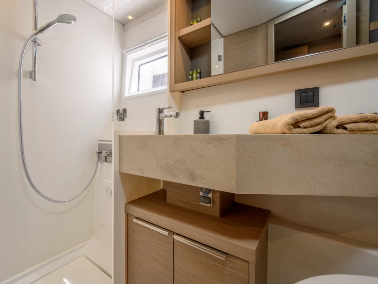 Yacht charter Trogir  billig Lagoon 46