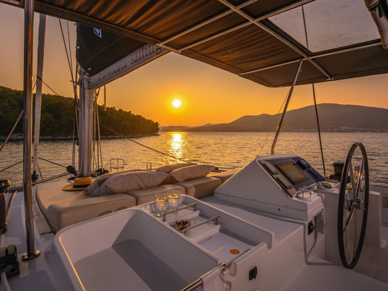 Båtuthyrning Lagoon Lagoon 450 F i Trogir  på Samboat 