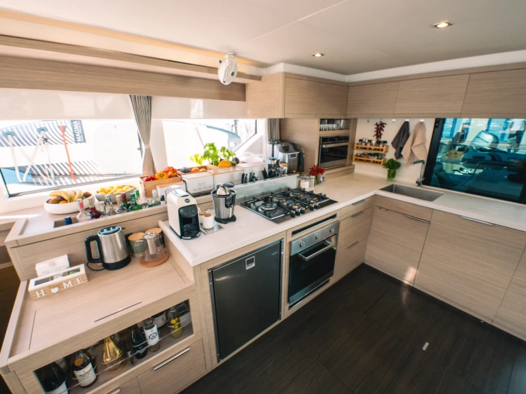 Uthyrning Katamaran  Lagoon med en båtlicens 