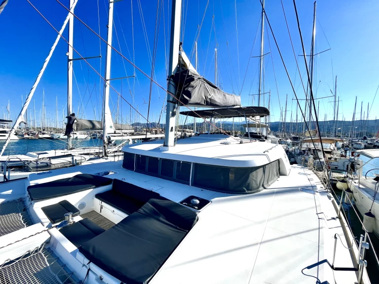 Uthyrning Katamaran  Lagoon med en båtlicens 