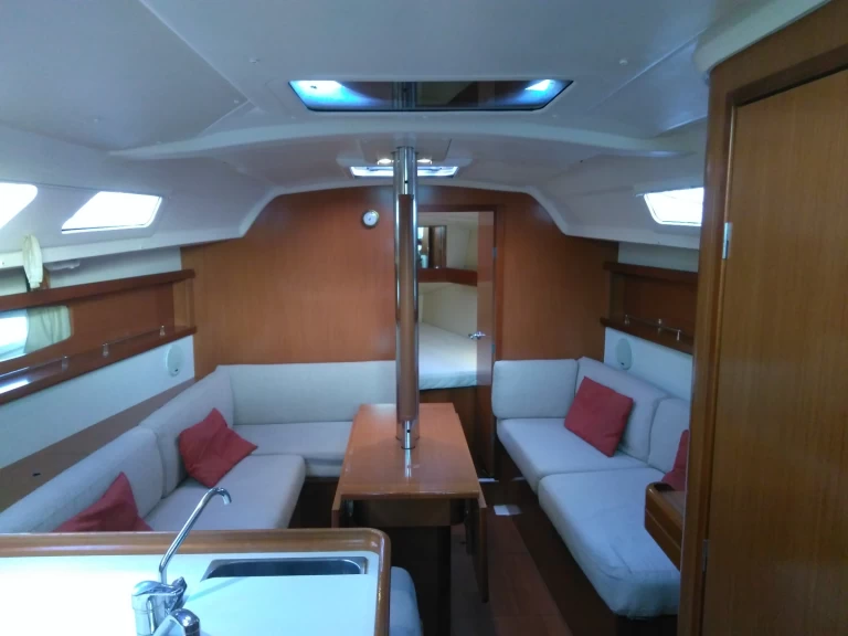 Uthyrning Segelbåt  i Akhíllio - Bénéteau Oceanis 34