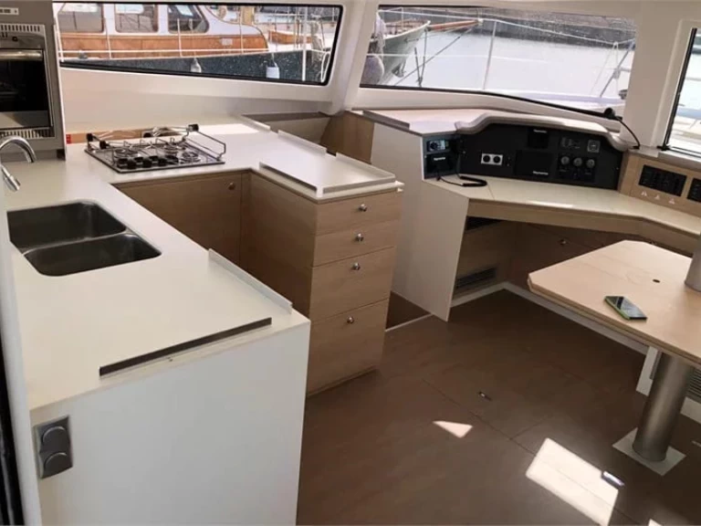 Hyra Katamaran  med eller utan skeppare Bali Palermo 