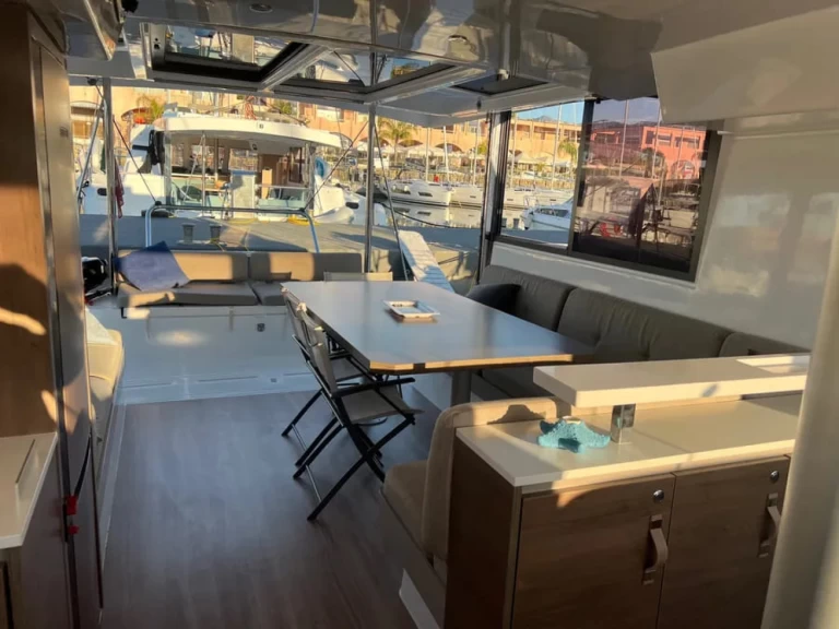 Yacht charter Palermo billig Bali Catspace Voile