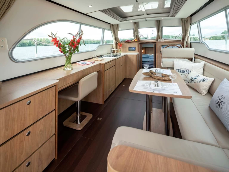 Hyra Motorbåt  med eller utan skeppare Linssen Kinrooi (City) 