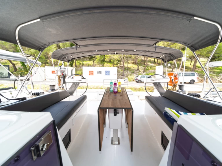 Hyra Segelbåt  med eller utan skeppare Dufour Skradin 