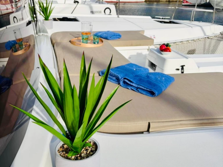 Hyra Katamaran  med eller utan skeppare Lagoon Primošten  